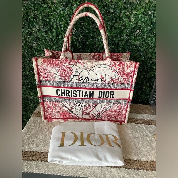 Christian Dior Limited Edition Valentines Day Medium Book Tote Authentic - Picture 12 of 12